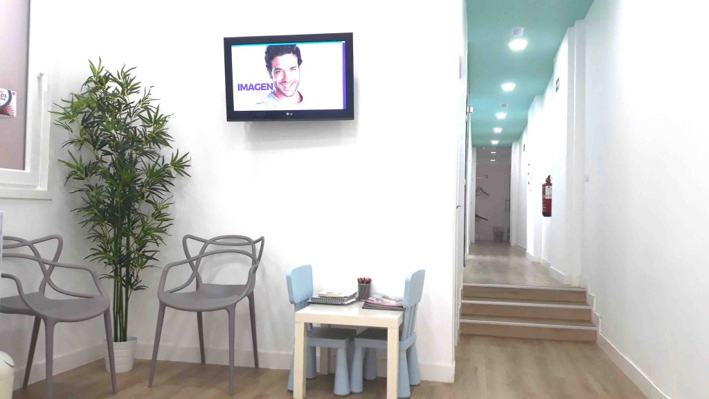 Licencia de apertura cl&iacute;nica dental 1024x576